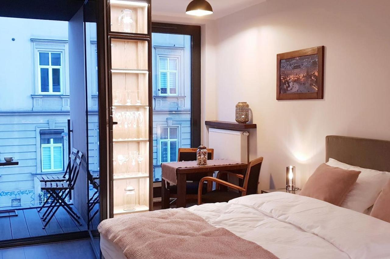 Boutique 108 - Old City, Luxury Apt. With A Garage Krakow Ngoại thất bức ảnh